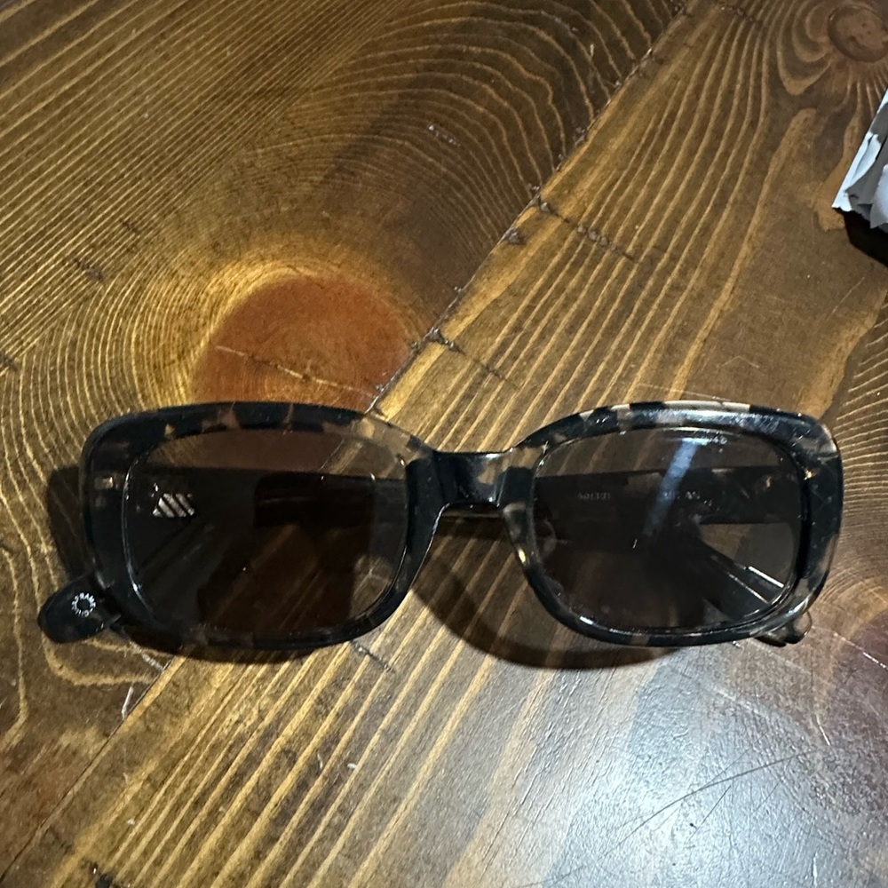 Krewe Tortoise Milan Sunglasses GUC